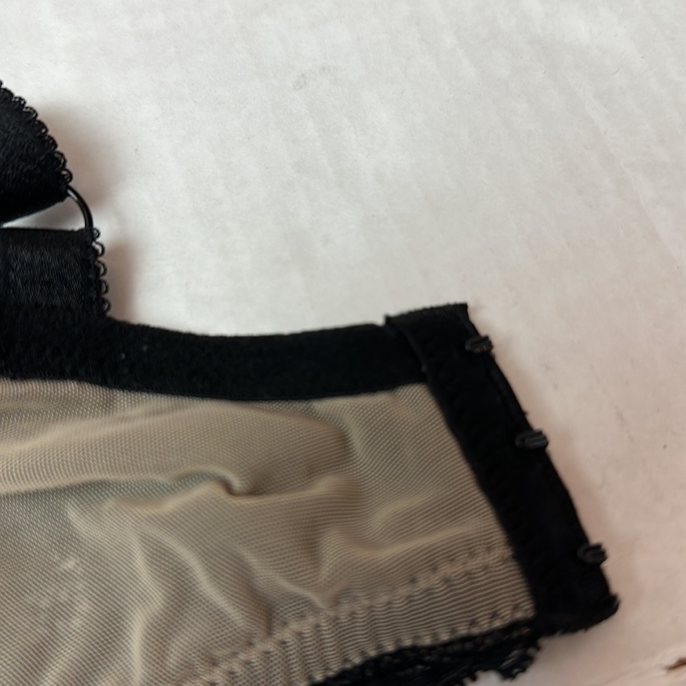 Wacoal black lace bra with adjustable straps - Picture 4 of 8